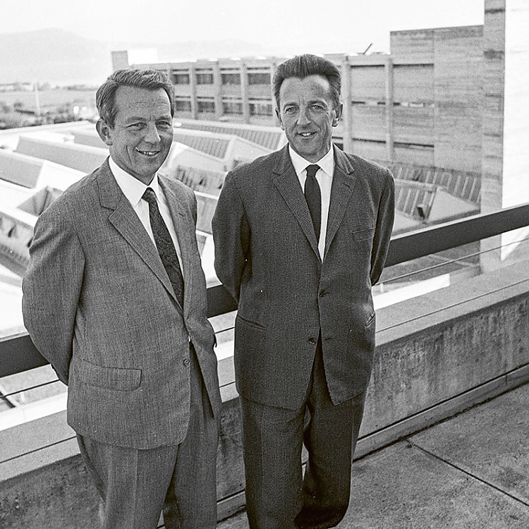 Heinrich (l.) und Klaus Gebert: Die zwei Brüder bauten das Familienunternehmen zu einem der führenden Sanitärtechnik-Konzerne Europas auf.