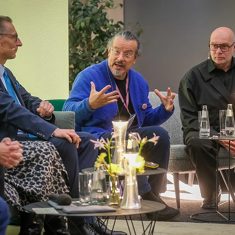 bdia-Innenarchitektur-Summit 2025, Peter Cachola Schmal (m.).