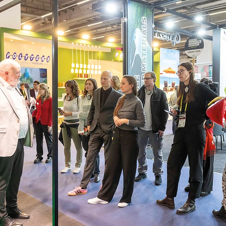 Durch die Interior.Architekture.Hospitality Library gibt es regelmäßig geführte Touren. 