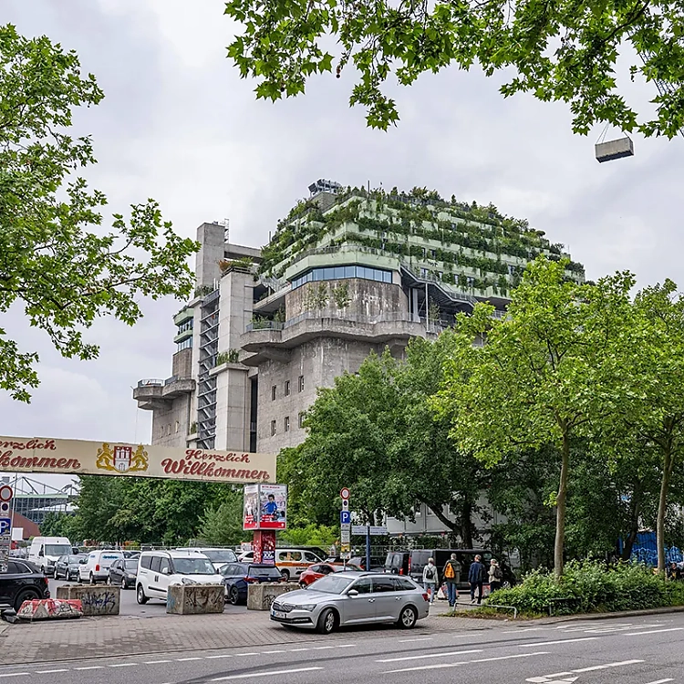 Den Sonderpreis Technische Herausforderung erhielt die Firma Wessendorf aus Emstek für die Ausführung der Bodenarbeiten im spektakulären Bunkerumbau in St. Pauli. Fotos: Wessendorf Fassaden- und Bodensysteme GmbH