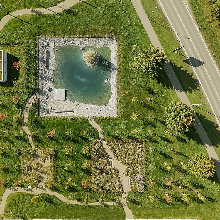 Der neue Geberit Campus in Pfullendorf bietet innovative Lern- und Ausstellungsflächen – in einer faszinierenden Architektur: Abgeleitet aus dem Geberit-Logo bestimmt das Quadrat Raster, Grundriss und Volumen des Geberit Campus. Weitere Fotos: Roland Halbe