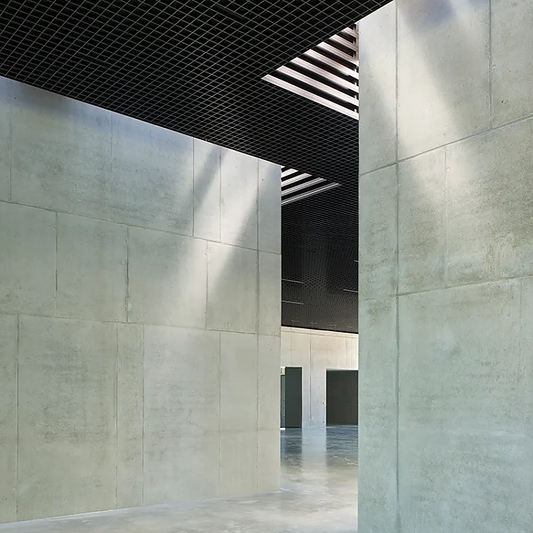 Architektur wird nicht nur als Statement verstanden, sondern auch als funktionale, dauerhafte Infrastruktur für Lernen und Austausch.