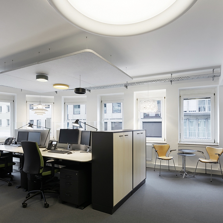 Über dem neuen Showroom befindet sich das Office der ältesten Niederlassung von Louis Poulsen außerhalb Dänemarks.
