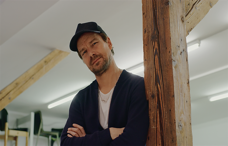 Stefan Diez im Werbespot für Wagner Living